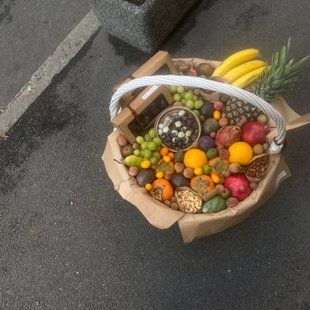 Huge Basket with Exotic Fruits & Chocolate-Covered Strawberries №38