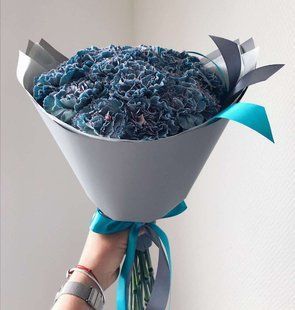 Bouquet of 15 blue carnations №598