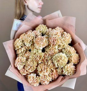 Bouquet of 35 caramel carnations №651