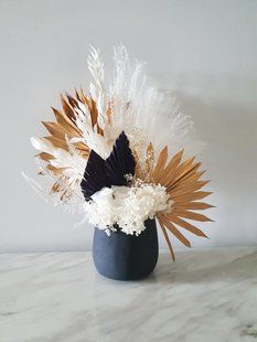 Interior composition of dried flowers in white and blue tones №6