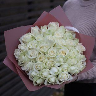 39 white roses "Avalange" 60 cm. №563