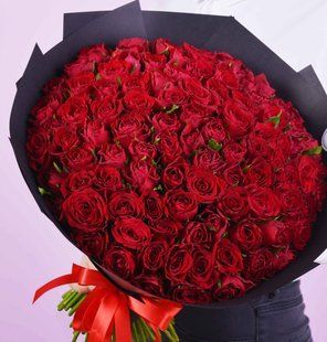 Bouquet of 151 red roses in black packaging №495