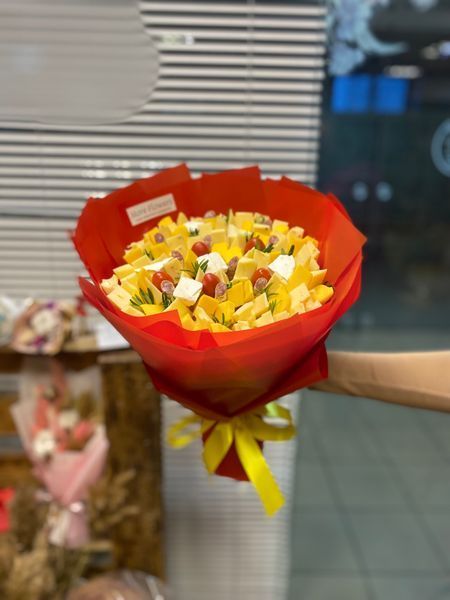 Edible bouquet of cheese №22