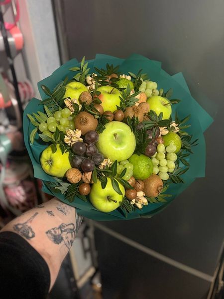 Bouquet of fruits and nuts №7