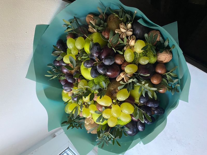 Bouquet of fruits and nuts №7