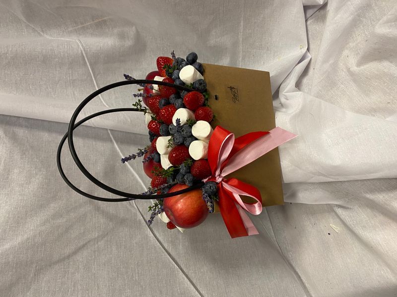 Berry bouquet in handbag №12