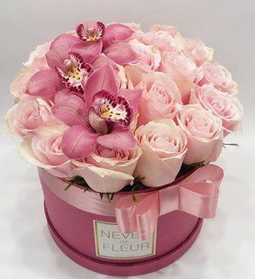 Pink roses with orchids in a box №17