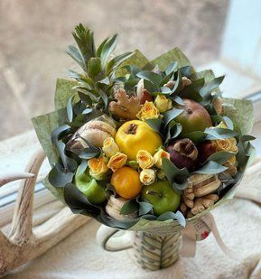 Bouquet of fruits and macaroons №5