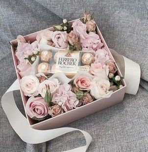 Box with flowers and Ferrero Rocher №37