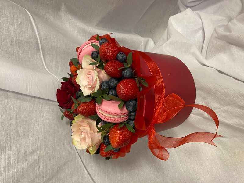 Berry bouquet №13