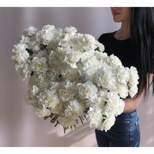 Bouquet of 101 white carnations №662