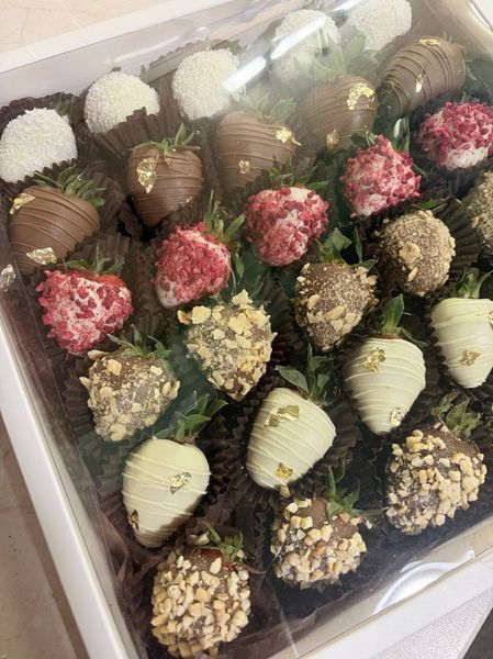 Strawberries in chocolate, 30 №74