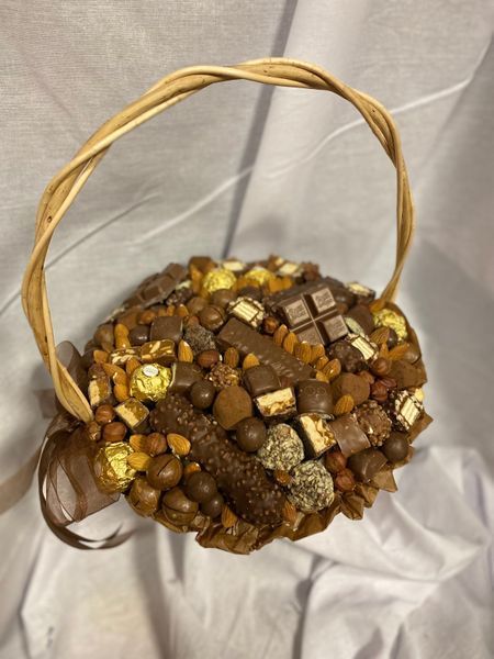 Edible bouquet of chocolate in a basket №16