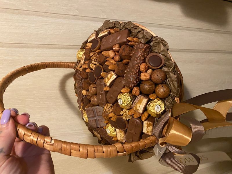 Edible bouquet of chocolate in a basket №16