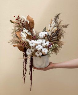 Interior composition of dried flowers in natural shades №19