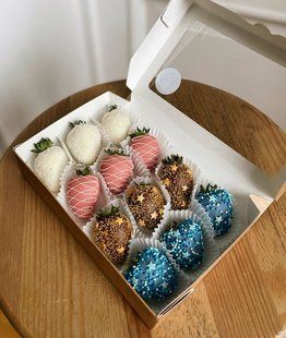 Strawberries in chocolate "Stars"