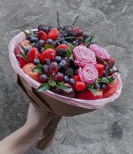 Bouquet of fruits and berries №38
