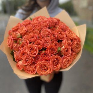 Bouquet of 25 orange spray roses №535