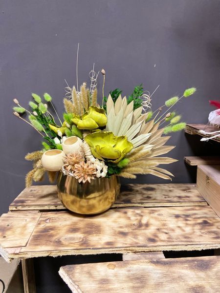 Interior composition of dried flowers in green and yellow tones №21