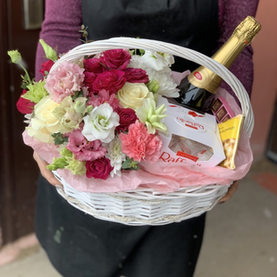 Gift basket with flowers #42