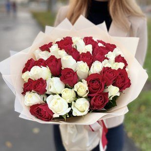 Mix of white and red imported roses 60-70 cm, 51 pcs №539