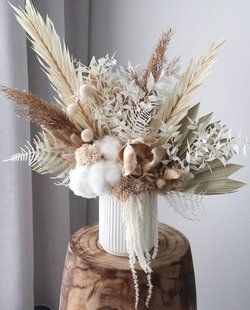 Small interior composition of dried flowers in natural and white shades №27