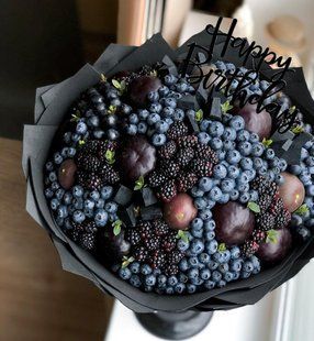 Edible berry bouquet of blackberries and blueberries №37
