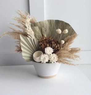 Small interior composition of dried flowers in natural colors №28