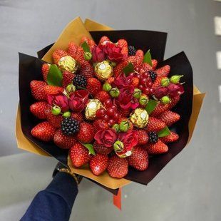 Bouquet of berries and sweets №42
