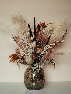 Interior composition of dried flowers in powdery shades №29