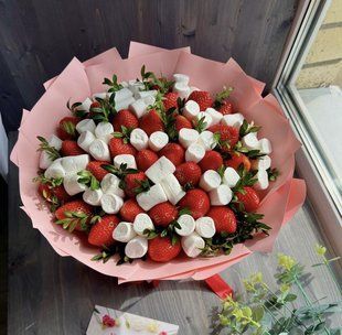 Strawberry bouquet  №50