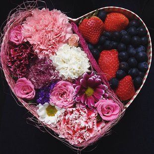 Bright flowers with berries in a heart box №34