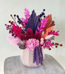 Interior composition of dried flowers in pink and purple tones №30