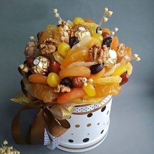 Small composition with dried fruits in box №2