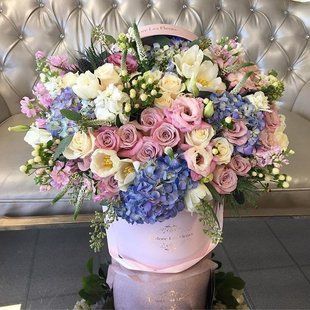 Lilac roses with hydrangea in a box №6